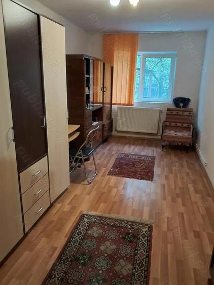 Proprietar Inchiriez apartament la parterul casei - 1