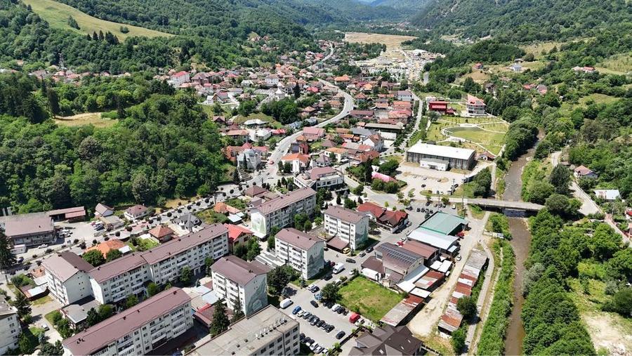 Teren intravilan Brezoi - 5