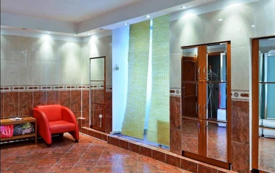 Casă cu 17 camere cu Teren 1000 Mp în P-ța Romană