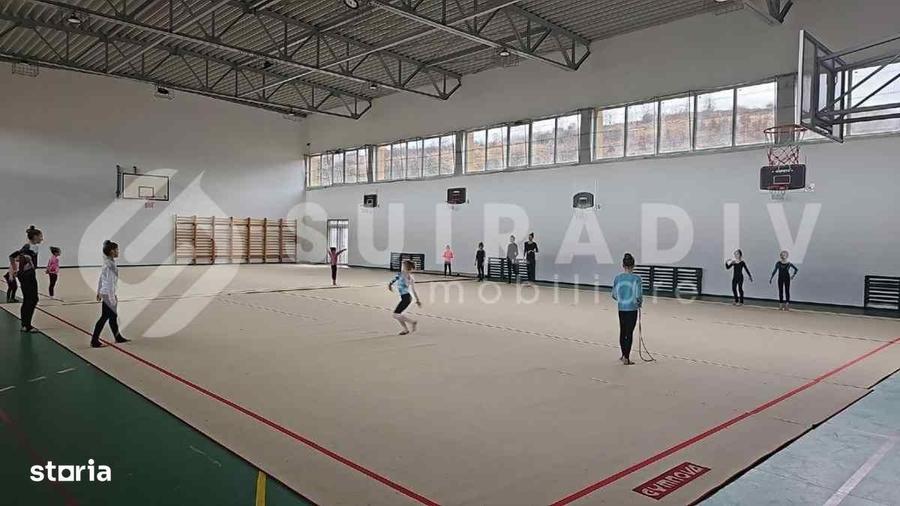 Cladire multifunc?ionala - 4 sali + apartament, 10 parcari Mana?tur - 1