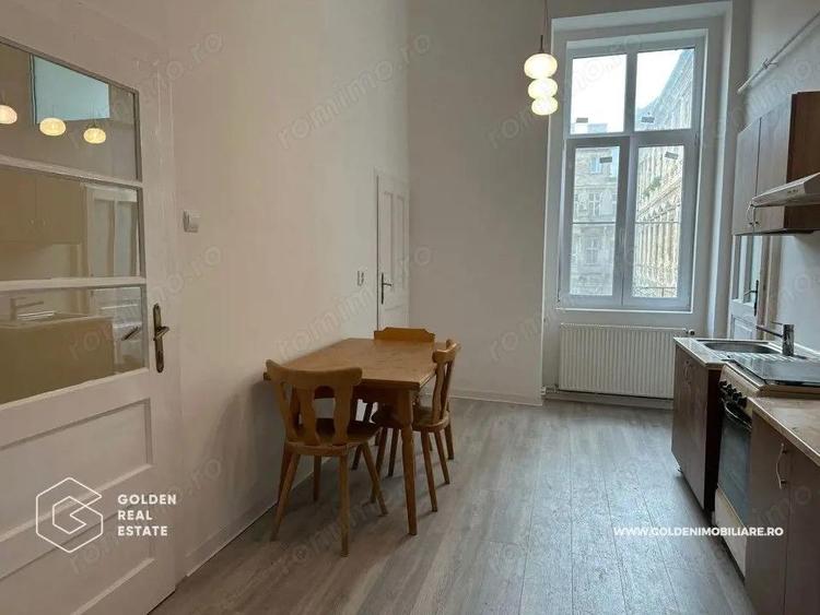 Spatiu birou, Bulevardul Revolutiei, Palatul Cenad, etaj 1 - 13