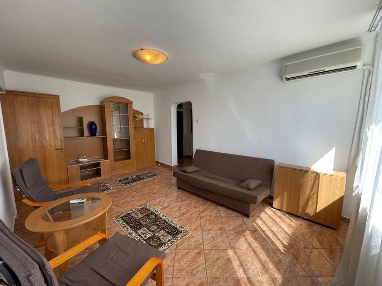 Apartament cu 2 camere semidecomandat, mobilat în Berceni