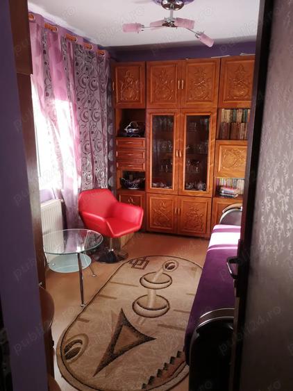 Vand apartament 3 camere decomandat zona nord - 2