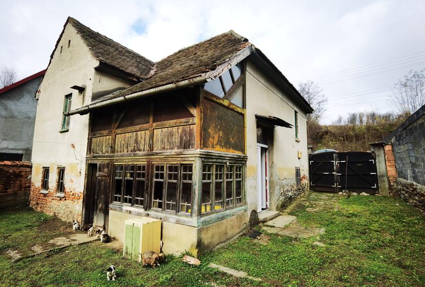 Casă cu demisol și parter, teren 395 mp, Sat Bradu – Avrig - 1