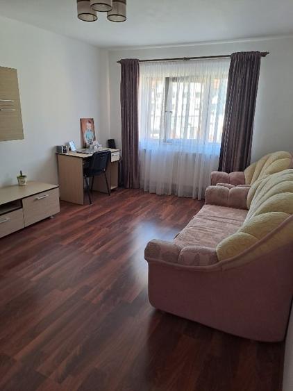 Proprietar-vand ap decomandat, 2 camere, etaj intermediar - 3