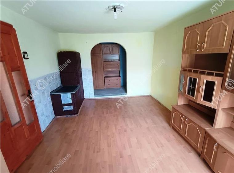 Casa cu 4 camere si 1650 mp teren la doar 30 km distanta de Sibiu - 11