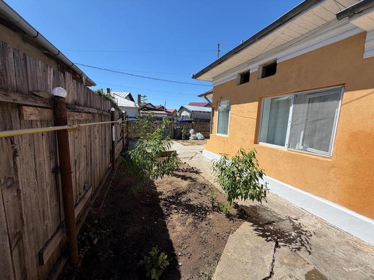 Casă individuală cu 4 camere cu Canalizare în Berceni