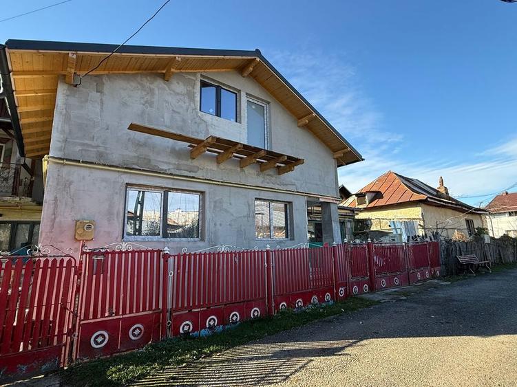 Vand casa in Banesti - 1