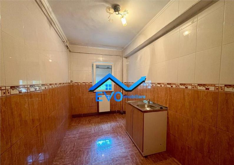 Apartament de inchiriat, 2 camere, etajul 1, nemobilat, Frum - 4