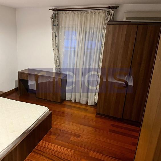 Apartament cu 3 camere decomandat, mobilat în Ștefăneștii de Jos