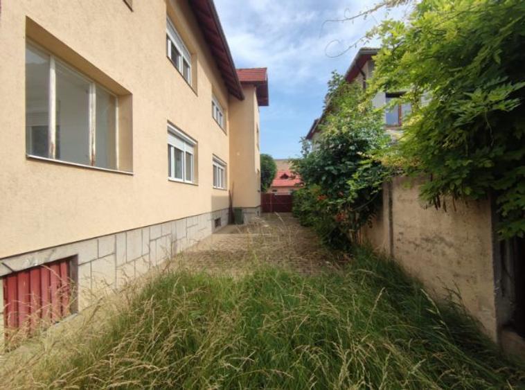 Vila cu 2 apartamente, pod mansardabil, teren, Mircea cel Batran. - 3
