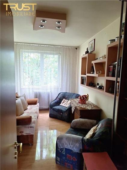 Ap 4 camere, Calea Moldovei, zona Han - 1