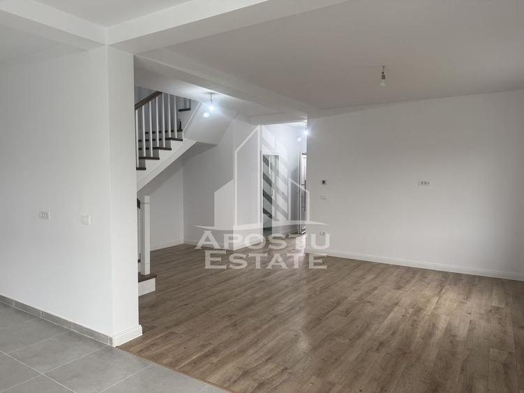 Duplex  despărțit prin garaj și camera tehnică în Giarmata - 7