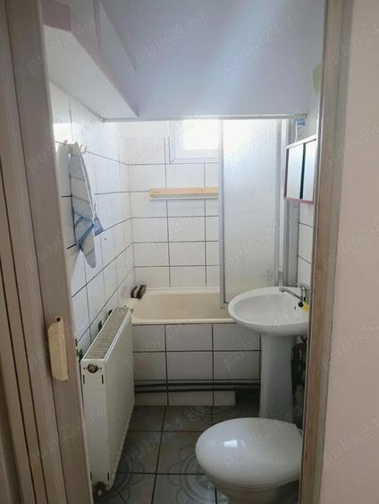 apartament de vanzare cu 3 camere - 1