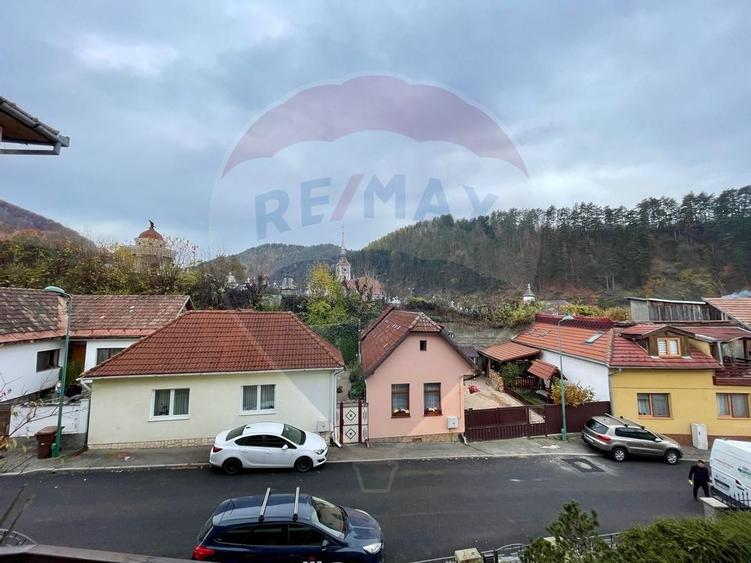Apartament cu 3 camere de vânzare în zona Schei - 15