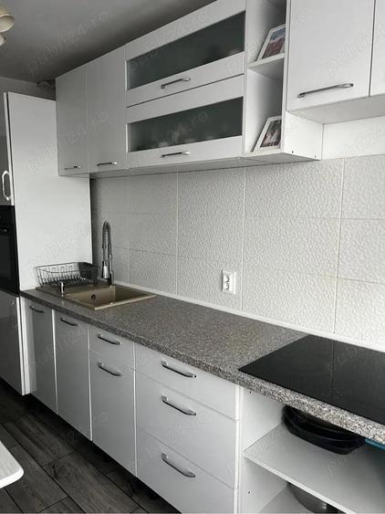 Apartament 3 camere de vanzare - 1