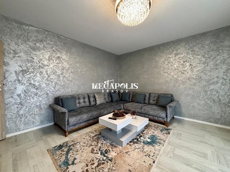 Apartament cu 3 camere decomandat în Tractorul