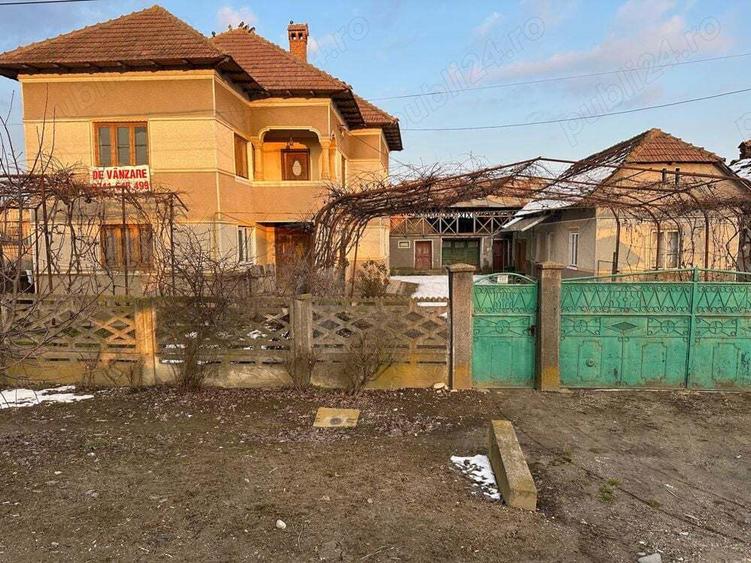 Casa in Babeni + teren 5700 mp - vizavi de Annabella - 1