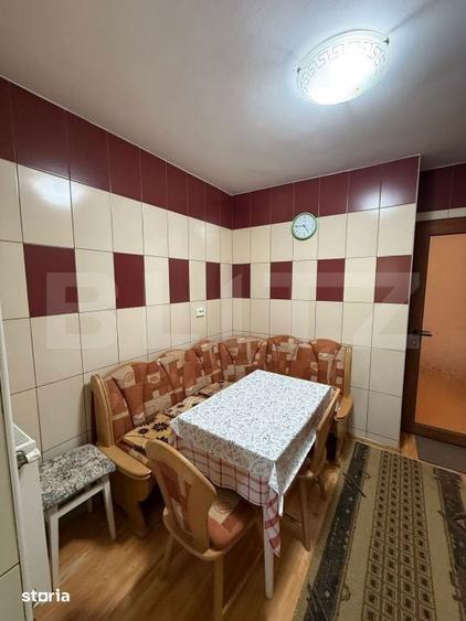 Apartament cu 3 camere, decomandat, etaj 2 din 4 - 12