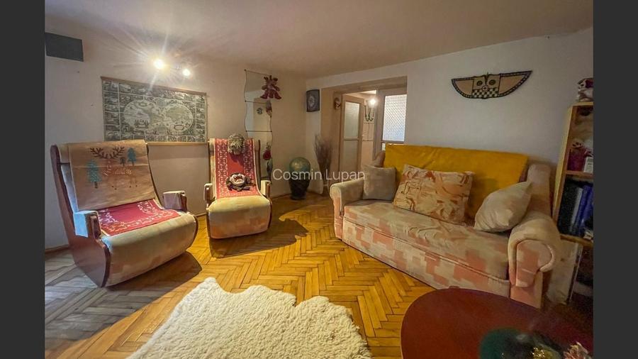 Casa 5 camere,2 garaje. Casa 5 camere,2 garaje.