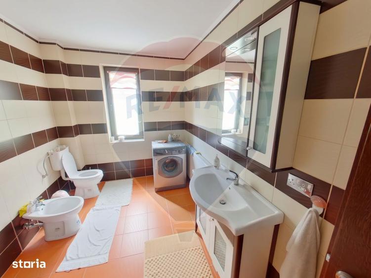 Vila cu 6 camere de vanzare, strada Faget. - 6