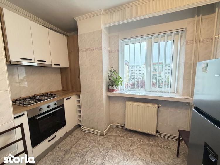 Chirie apartament 3 camere Mioveni, Centru, Et3, 2 balcaone,Bld. Dacia - 2