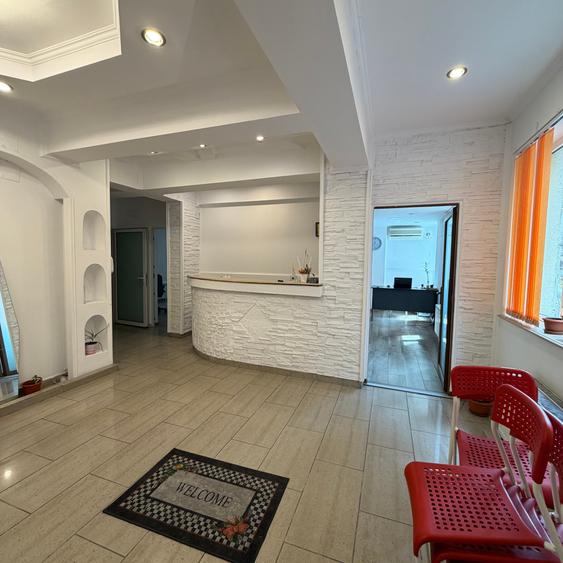 Piata Romana \ cladire comerciala 2004 \ duplex etaj 1+2/5 \ 6 camere + receptie - 2