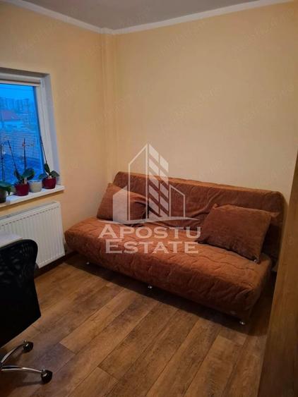 Apartament cu 4 camere decomandat, mobilat în Confecții