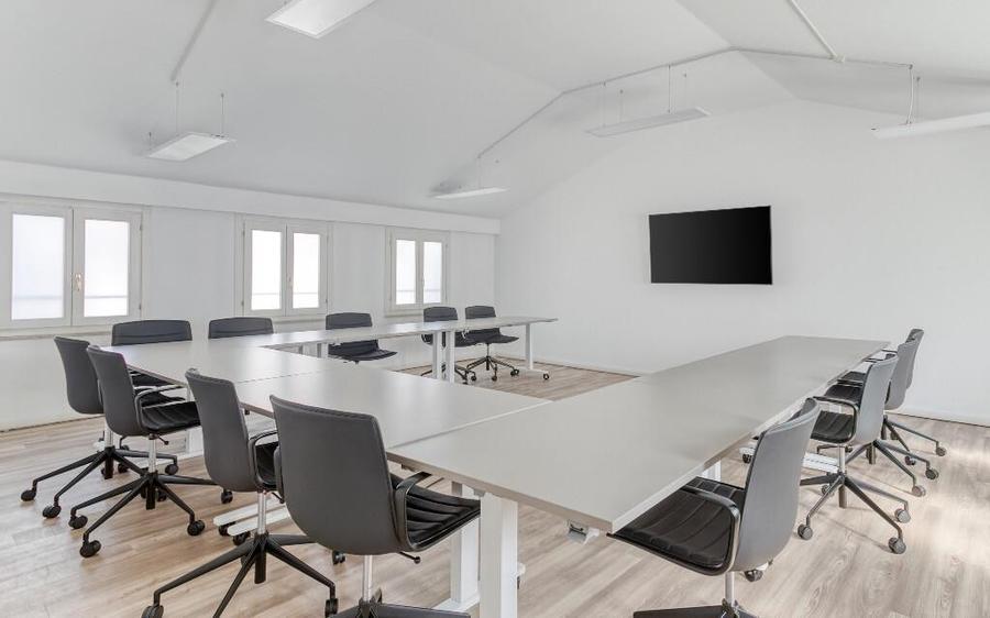 Spa?iu de birou privat pentru 5 persoane in Regus Iride Business - 2