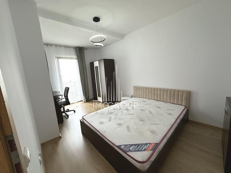 Apartament cu 3 camere semidecomandat, mobilat în Semicentral