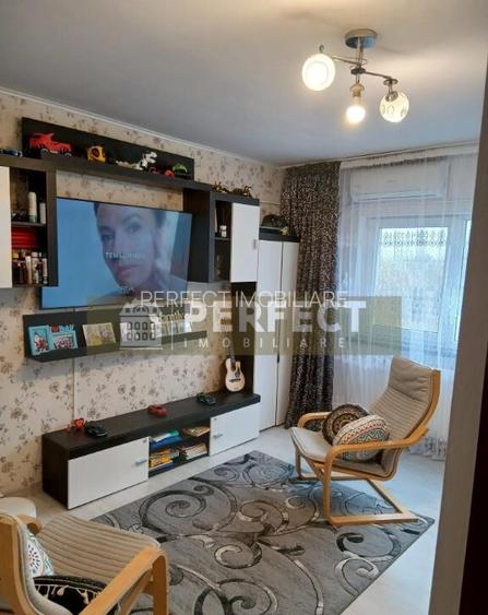 Ap.2 camere DECOMANDAT DEMOCRATIEI 69000 euro