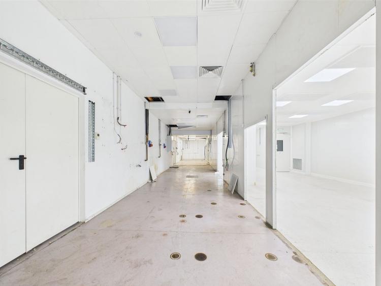 SPATIU MULTIFUNCTIONAL INDUSTRIAL SI BIROURI VITAN - 10