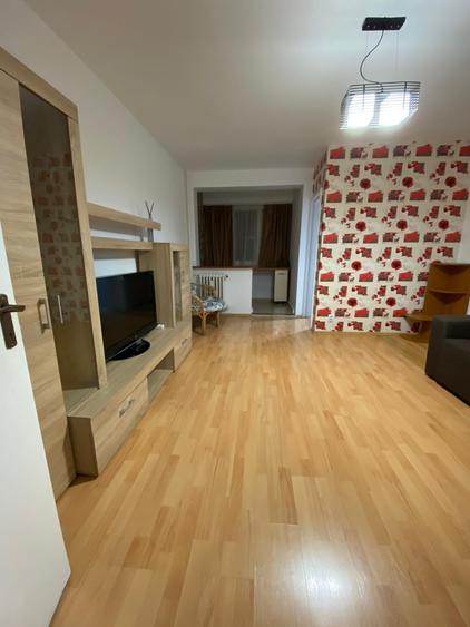 Dristor, garsoniera, 1 minut metrou, etaj 2, AC, libera - 3