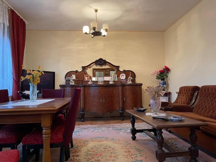 Apartament 3 camere in vila