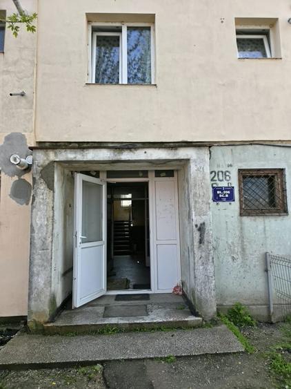 Vand apartament cu 2 camere etaj 1 - 1