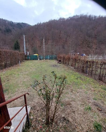 VAND CABANA LOTRIOARA (Boita) aproape de DN7 / Valea Oltului - 6