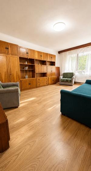 Vând apartament cu 2 camere, centrala, bloc anvelopat, termopane, parter înalt - 5