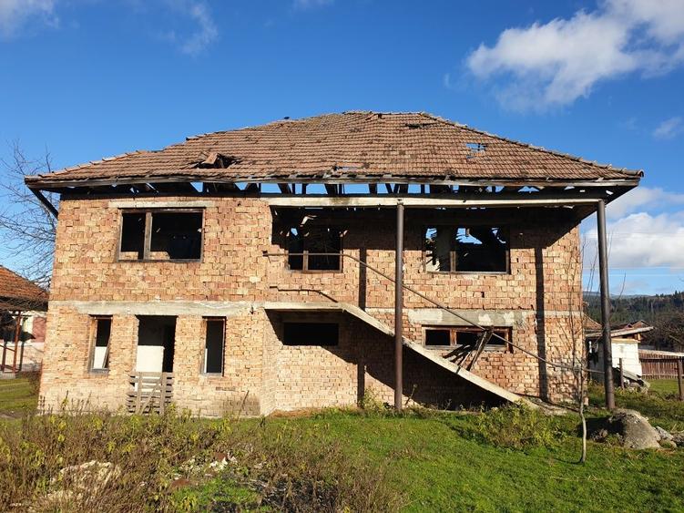 Teren cu potential urias-Renovezi, Reconstruiesti sau Demolezi. - 8