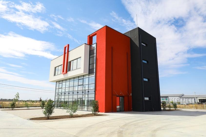 Spații birouri și hale depozitare în proximitatea autostrăzii  Craiova Pitești - 3