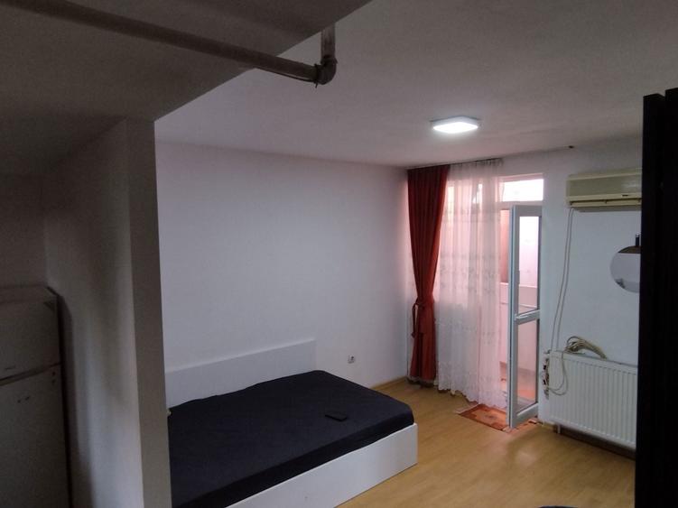 Proprietar - inchiriez garsoniera dubla la curte,in vila - 3