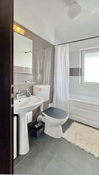 Priveliste Deosebita, Disponibil din 1 septembrie - 11