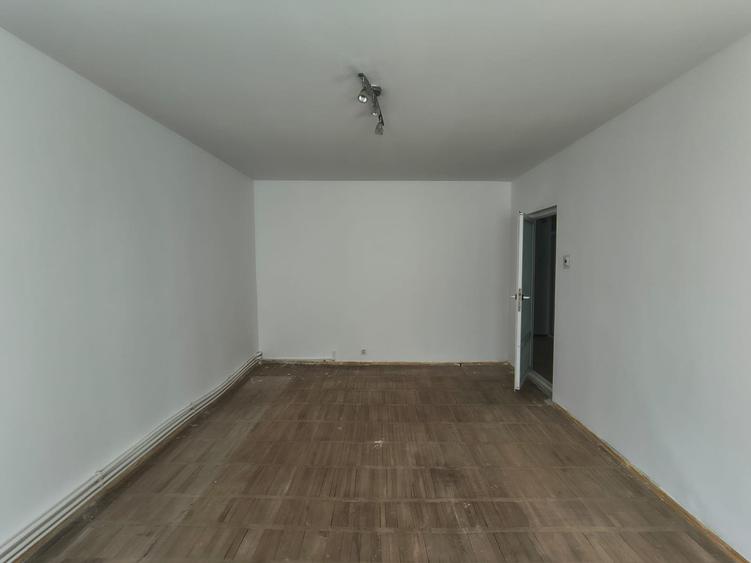 POARTA 6 APARTAMENT CU 3 CAMERE  LIBER GAZE 68 MP PRET 112000 EURO - 8