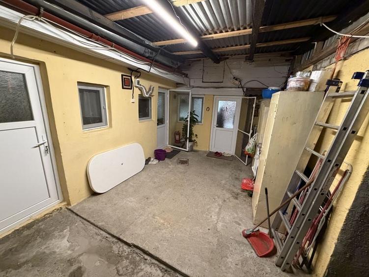 Vilă cu 2 corpuri, acces auto, curte – Republica / Industriilor - 7