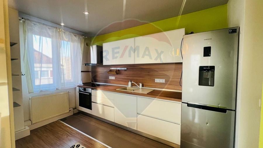 Apartament de inchiriat cu 3 camere  zona Canal 7 - 2