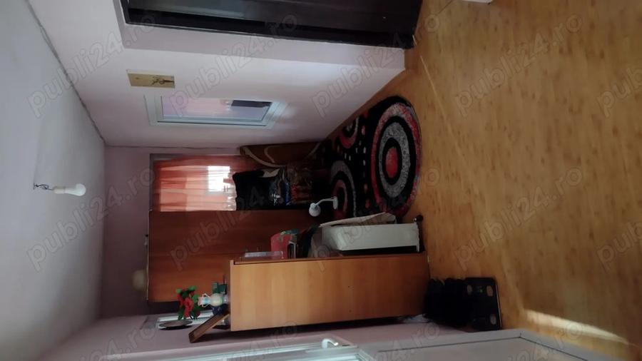 Vand casa cu teren 2000 m2 - 3