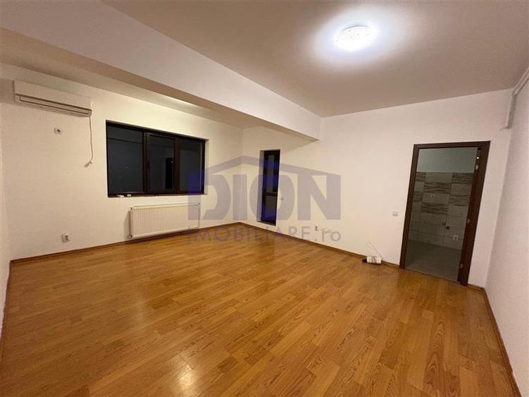 Eroii Revolutiei, 2 camere, etaj 1, bloc nou. - 4