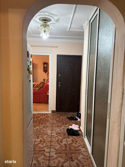Apartament decomandat cu 2 balcoane parter, micro 20 - 9