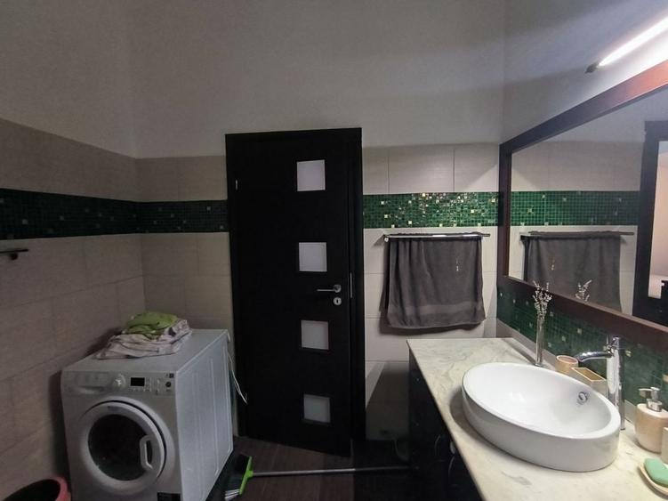 De v&acirc;nzare duplex pe strada Occidentului - 9