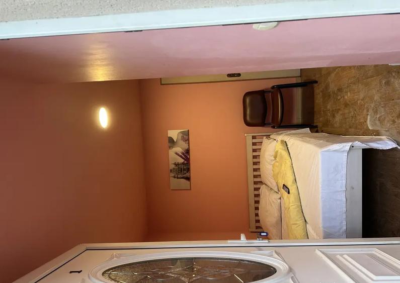 ?? Inchiriez 2 case pentru muncitori capacitate totala 34 locuri - 9