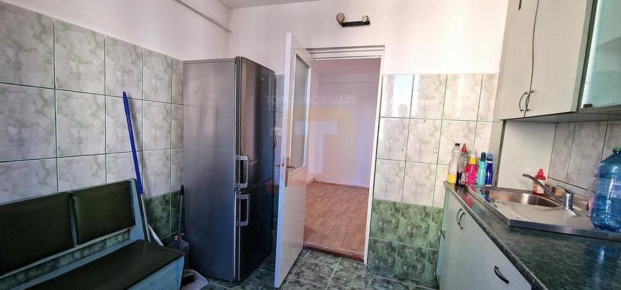 Apartament 3 camere decomandat, etaj 3/4, zonă Calea Romanului - Baie mare unifi - 7
